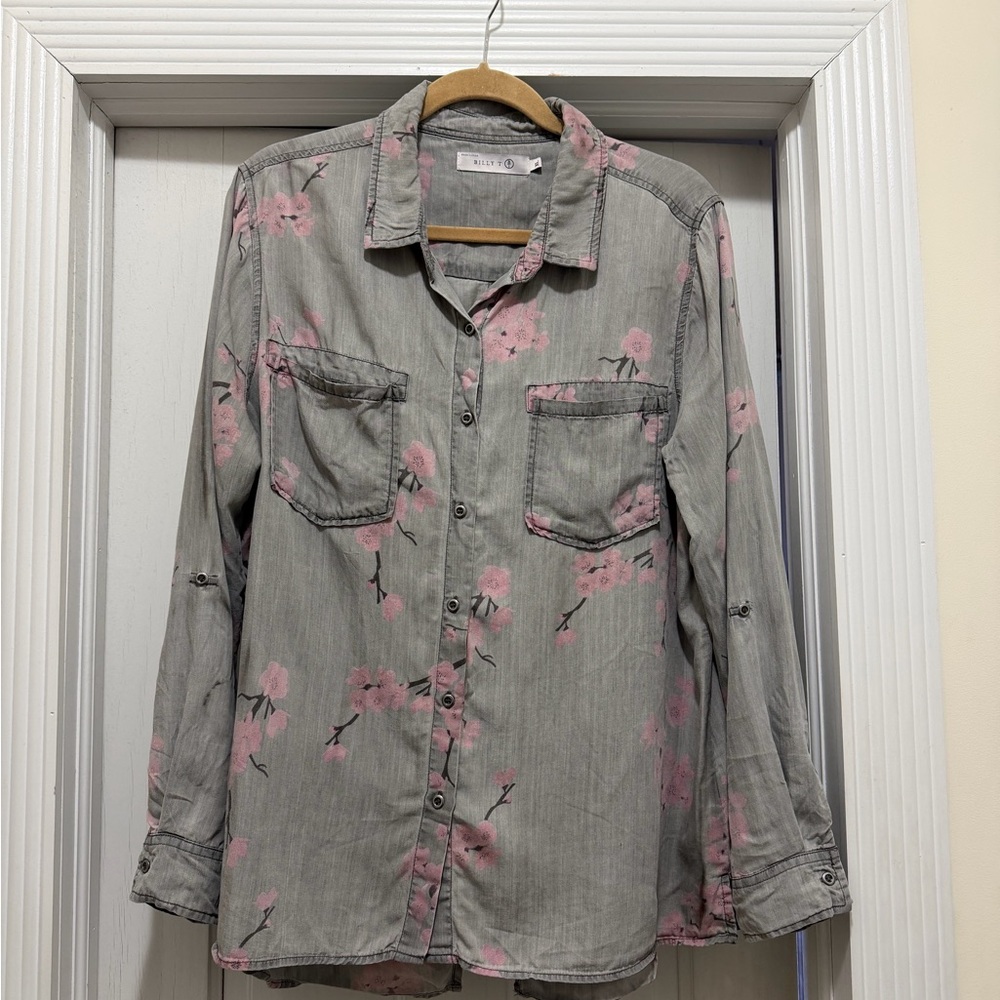 Lightweight Gray Floral Button-Down Shirt — Pink Floral Print